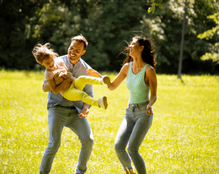 Más allá del espejo: Protege tu músculo para jugar con tus hijos en el futuro