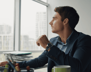 Creatina en la oficina: Tu aliada secreta para el rendimiento mental